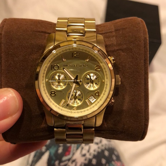 Michael Kors gold watch - Picture 2 of 7
